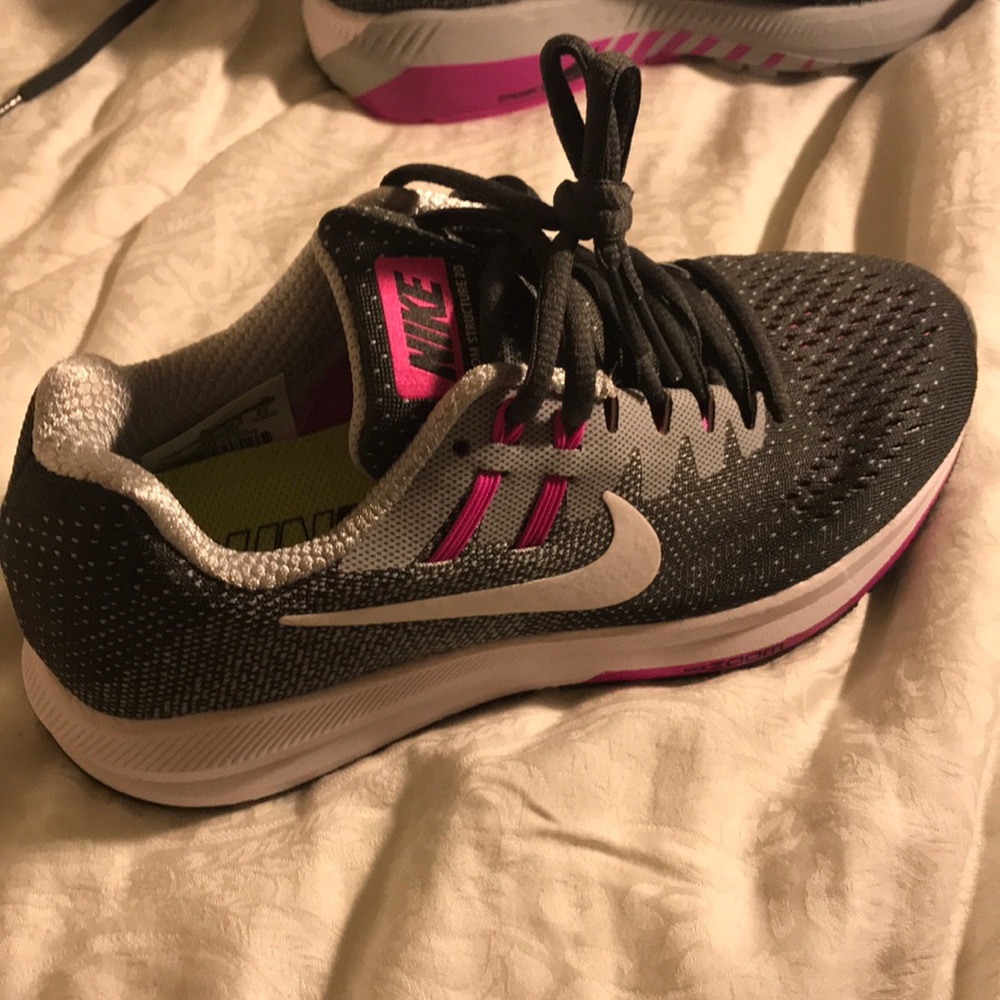 Nike tennis shoes